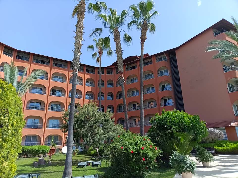 Außenansicht Club Turtas Beach Hotel