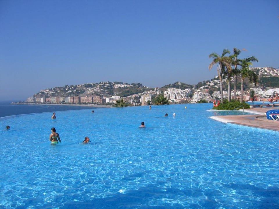 Riesen-Pool Playacálida Hotel