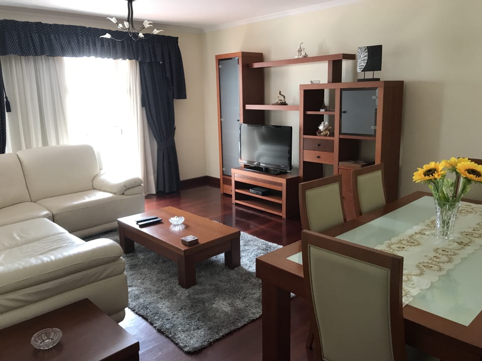 Zimmer Ajuda Charming Apartment