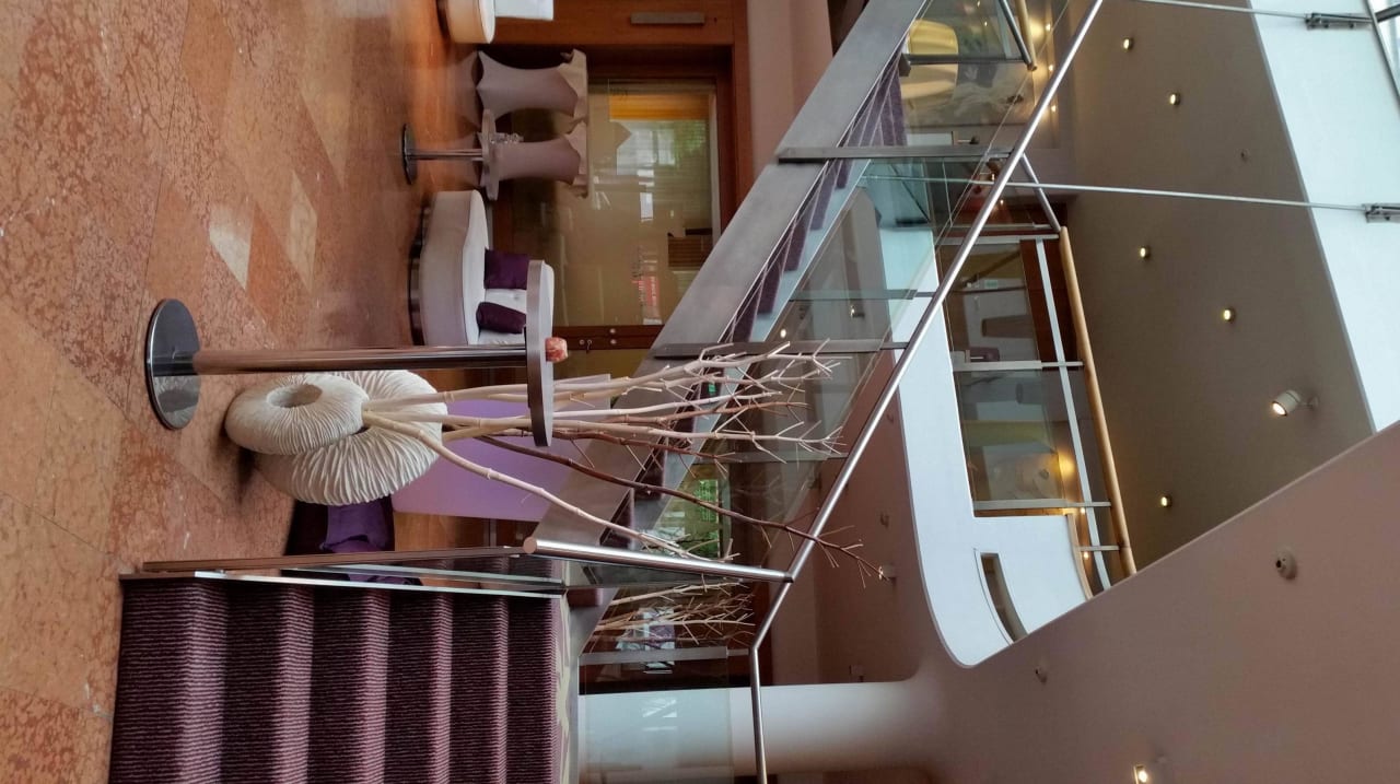 Hotel Freizeit und Empfangsbereich Dorint City-Hotel Salzburg