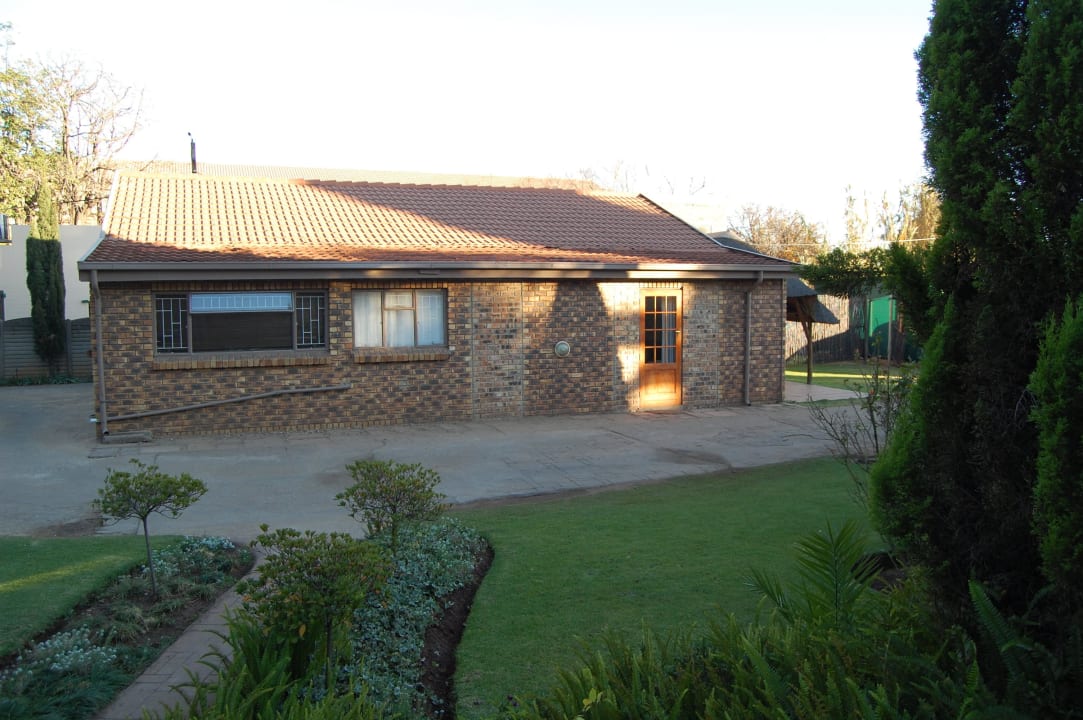 Hotelbungalow Aero Guest Lodge