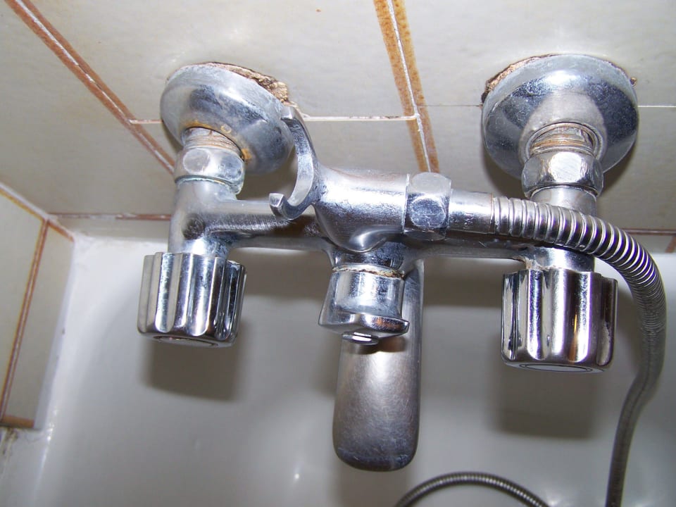 Duscharmatur im Bad Ibiscus Hotel Rhodos