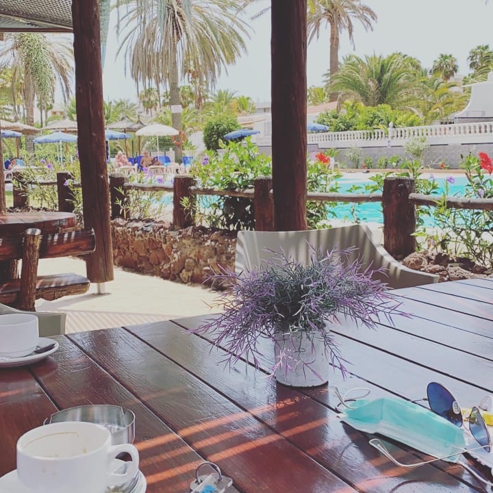 Gastro HL Miraflor Suites Hotel