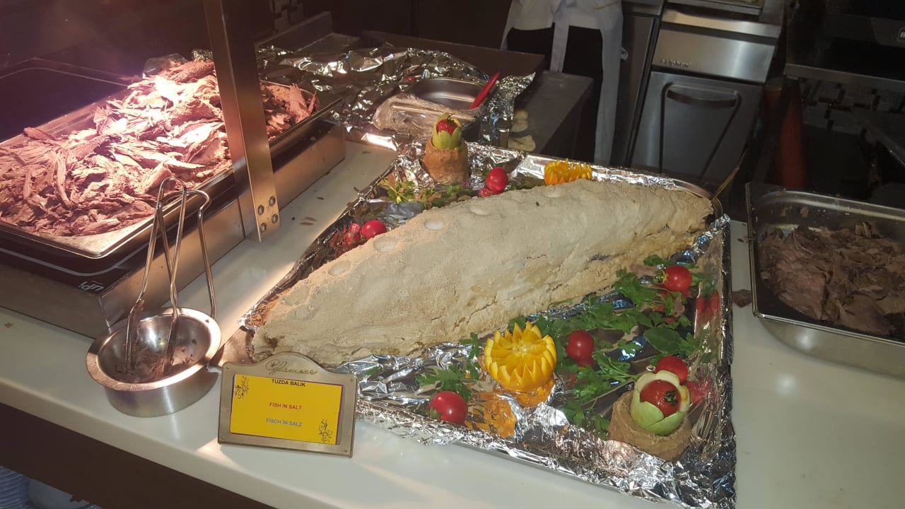 Fisch im Salz  Glamour Resort & Spa