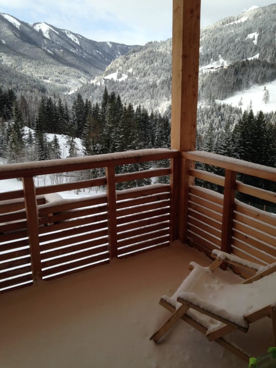 An der Piste Holzhotel Forsthofalm