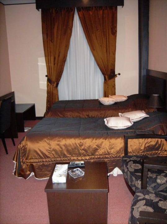 Zimmer 402 Asareh Hotel