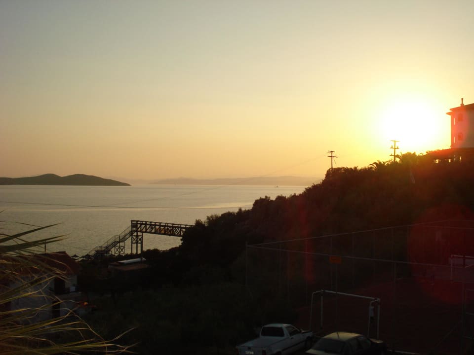 Ausblick vom Pool Akrathos Beach Hotel