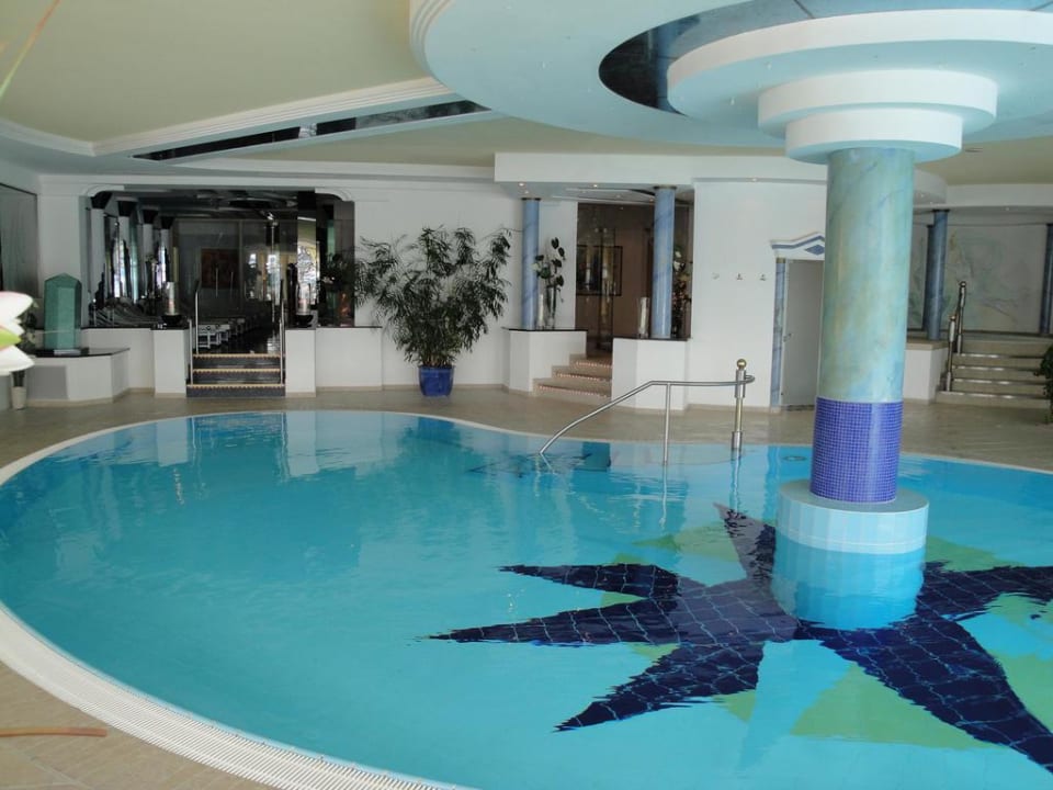 Hallenband mit Whirpool und Dampfsauna Wohlfühlresort Peternhof