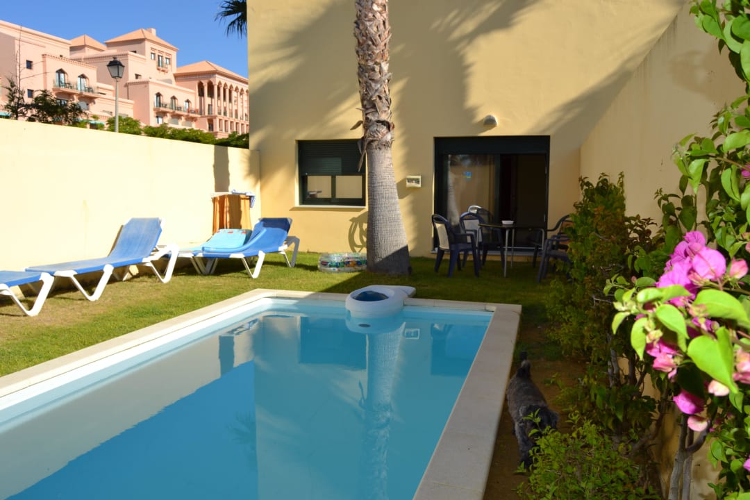 Private Pool Apartamentos Playamarina by Senator