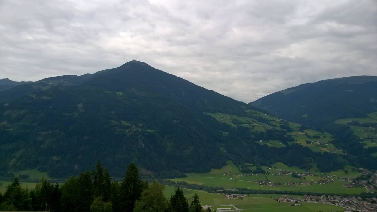 Blick ins Tal Pension Schönblick