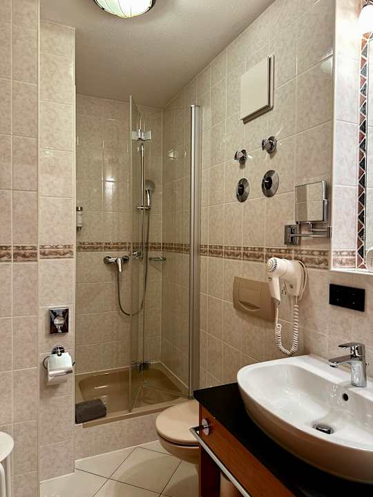 Zimmer Ambient Hotel Tassilo