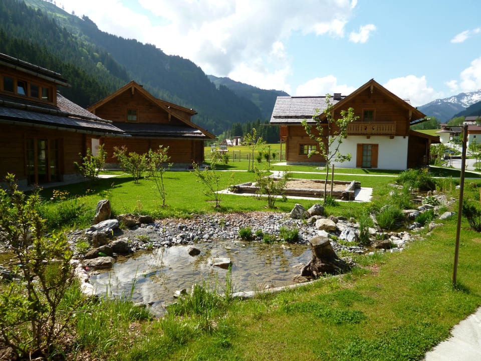 Bachlauf in der Anlage Feriendorf Holzleb'n