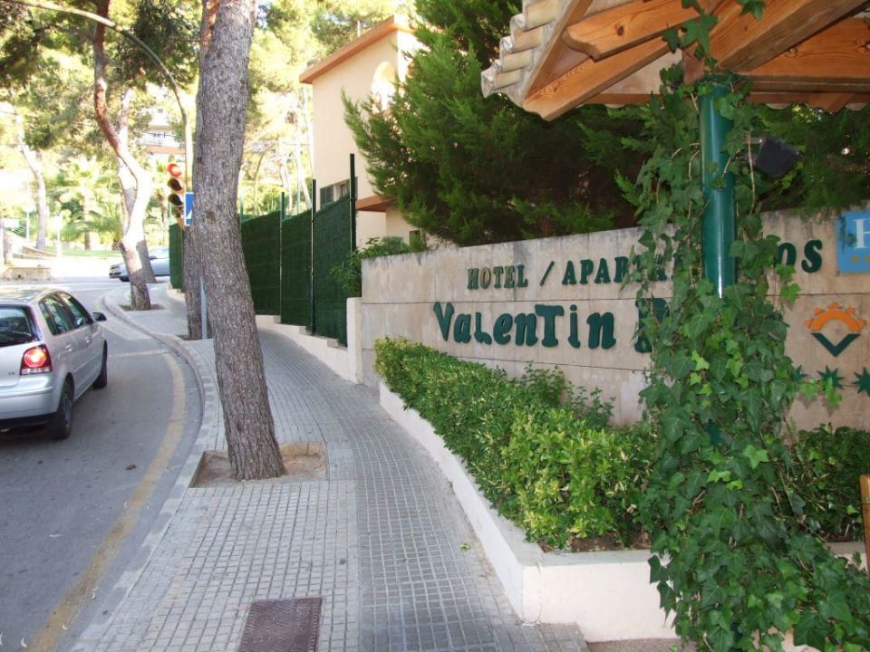 Eingangs zum Club Hotel Valentin Grand Park Suite Hotel