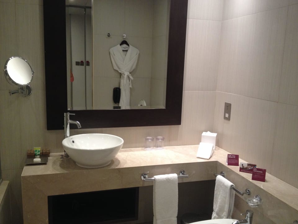 Badezimmer Crowne Plaza Hotel Yas Island