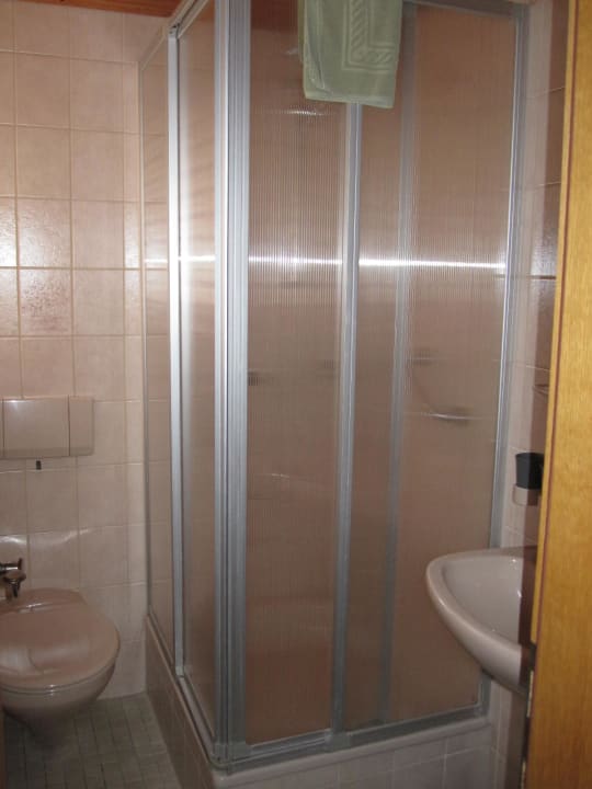 Bad mit Dusche Landgasthof Klara
