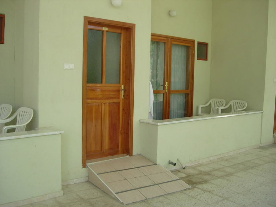 Außenansicht Spartippzimmer Hotel Sirma