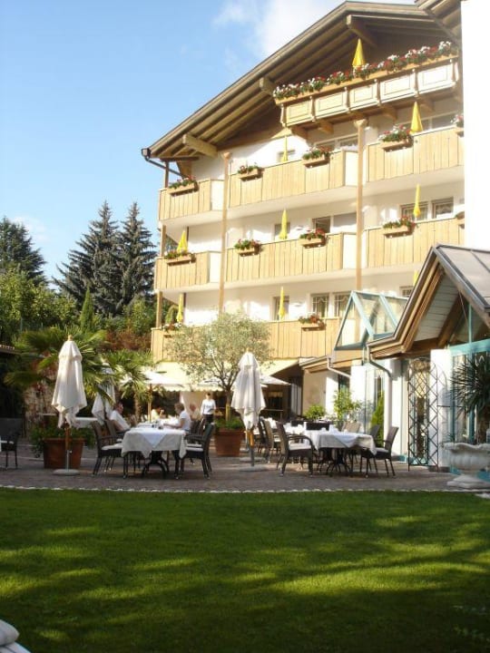 Hotel mit Garten Hotel Burggräflerhof