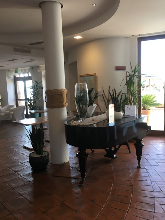 Lobby Hotel Resort & Spa Baia Caddinas