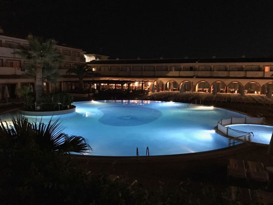 Pool blau punta reina