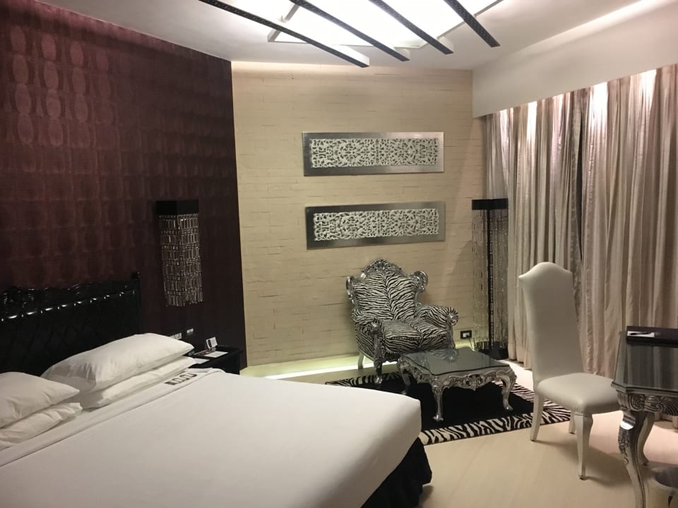 Interessante Zimmereinrichtung Hotel The Zuri