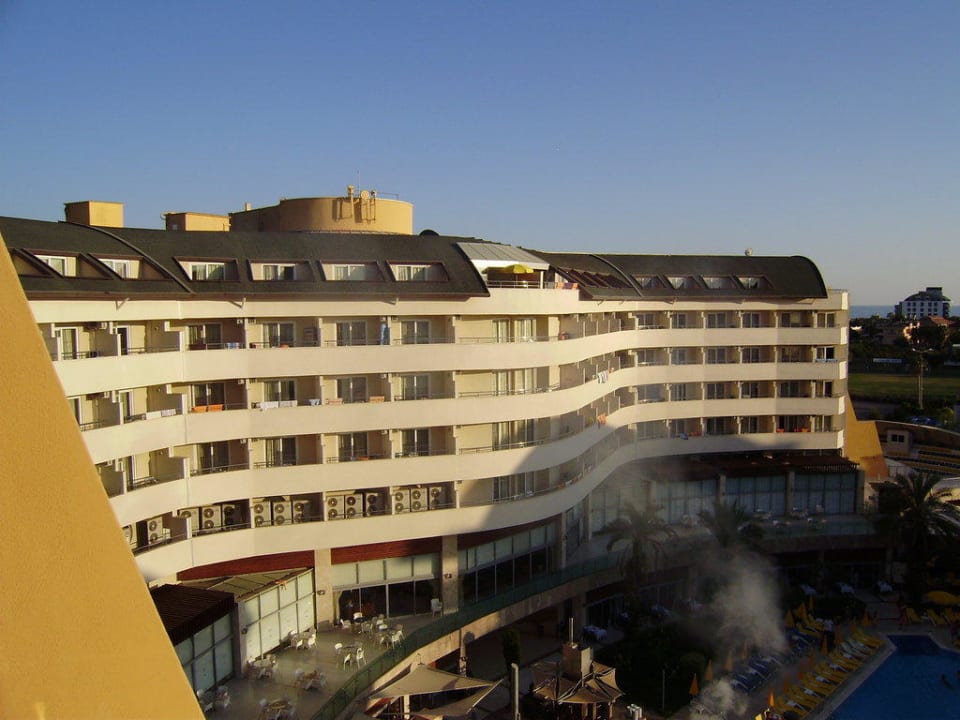 Blick auf die Terrasse Alaiye Resort & Spa