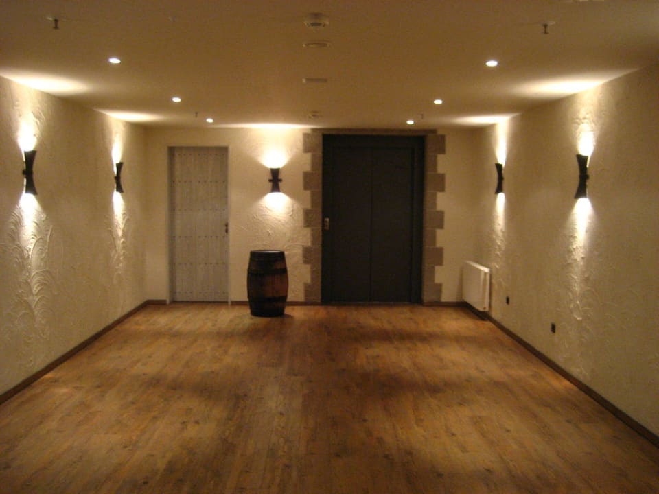 Raum vom Flur zum Aufzug Heide Park Abenteuerhotel