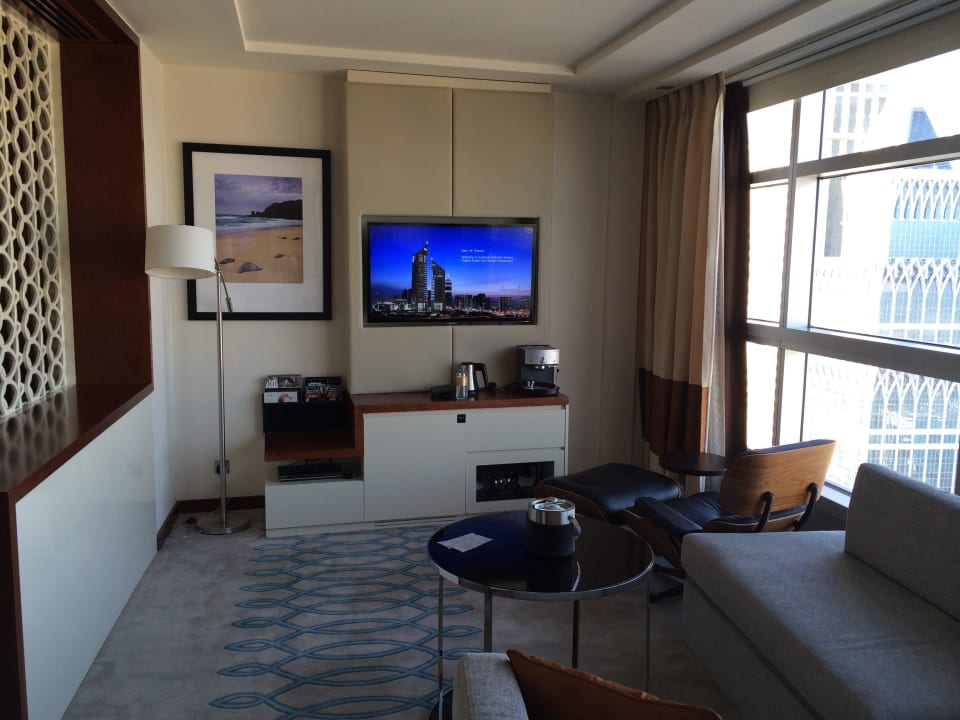 Wohnzimmer der Junior Suite Hotel Jumeirah Emirates Towers