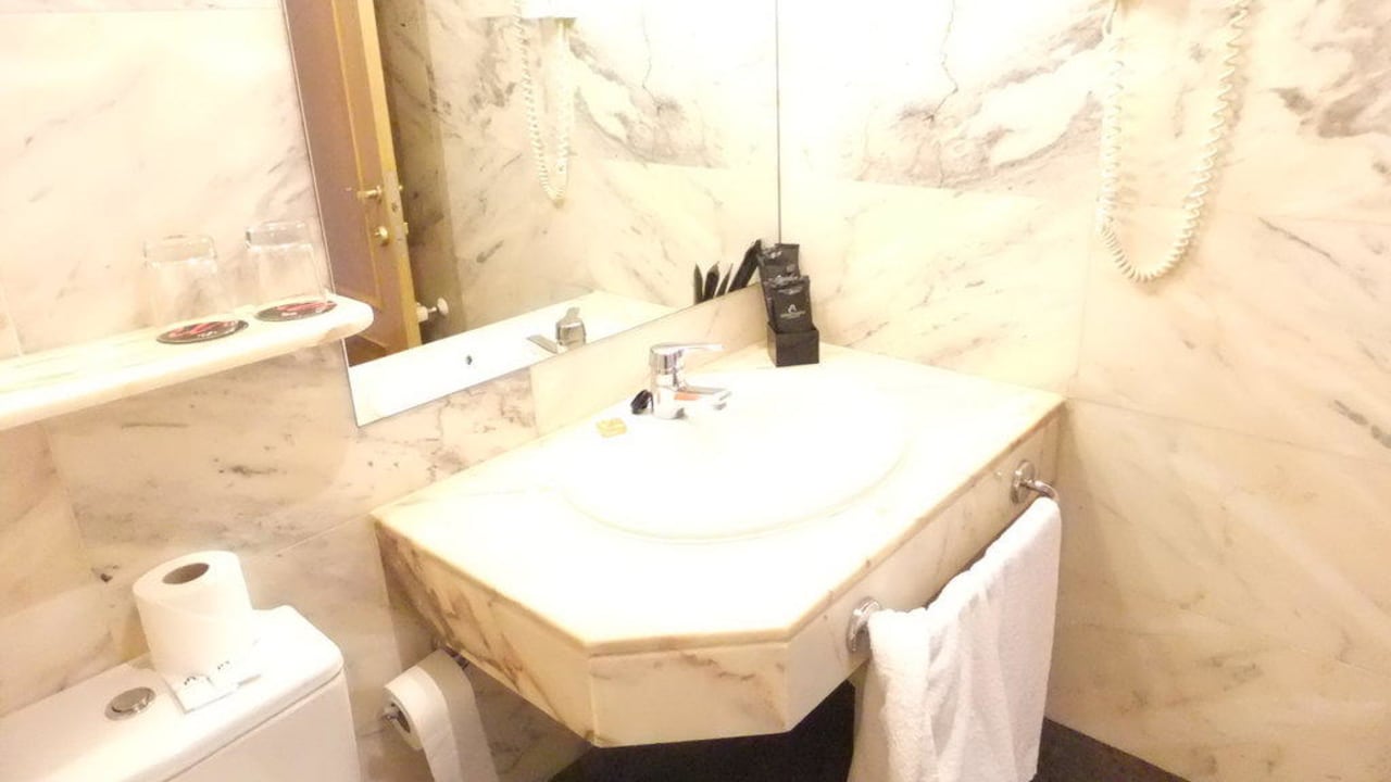 Badezimmer Rafaelhoteles Atocha