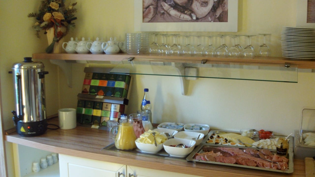 Ein Teil des Frühstücksbuffets Hotel von Jutrzenka
