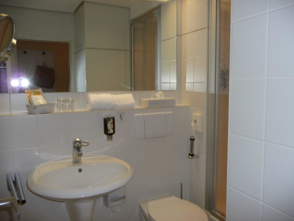 Badezimmer Concorde Hotel Am Leineschloss