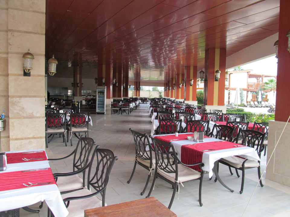 Hauptrestaurant aussen Diamond Excellence Resort & Spa