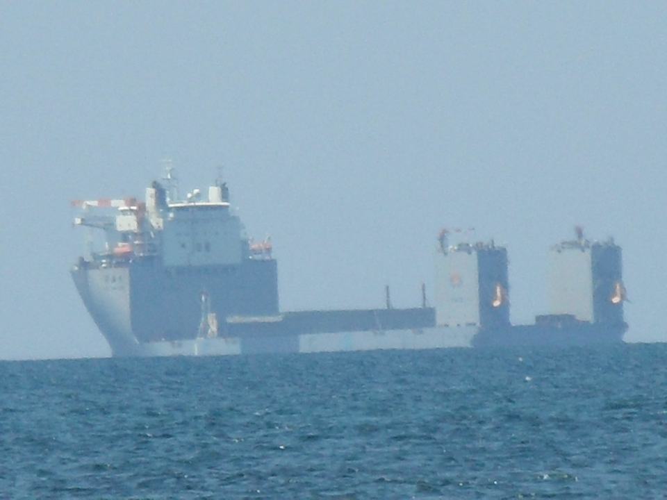 Das Schiff lag die gesamten 14 Tage an der gleiche Hotel Rosa Beach