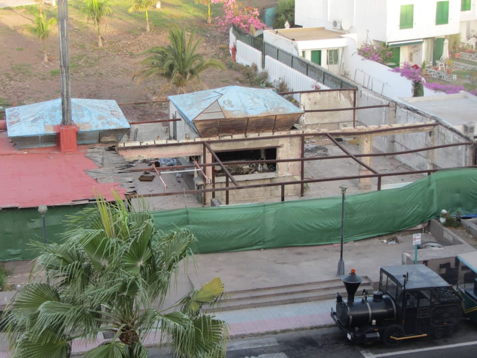 Blick vom Zimmer auf andere Strassenseite LABRANDA Marieta - Adults only