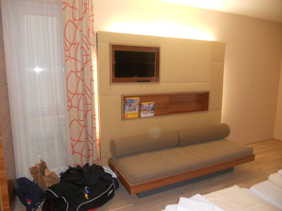 Couch mit Flachbildschirm JUFA Hotel Wien City
