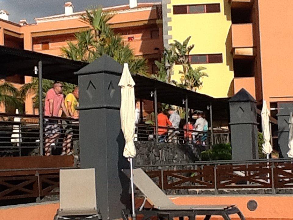 Warten auf die Öffnung des Resturantes! Melia Jardines del Teide