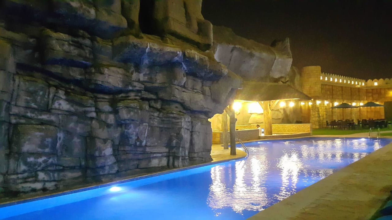 Swimming Pool Hotel Emirates Park Resort