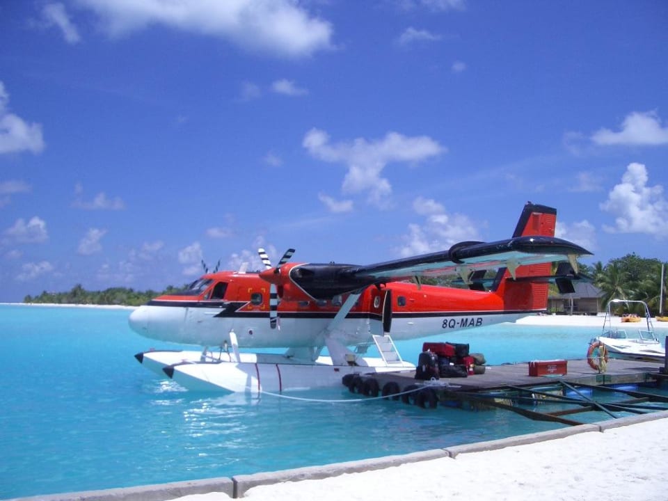 Airtaxi am Landungssteeg Kuredu Island Resort & Spa