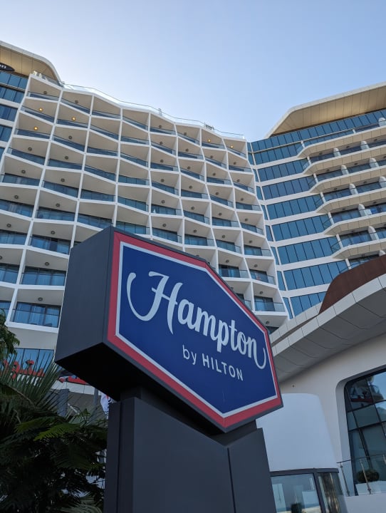 Außenansicht Hampton by Hilton Marjan Island