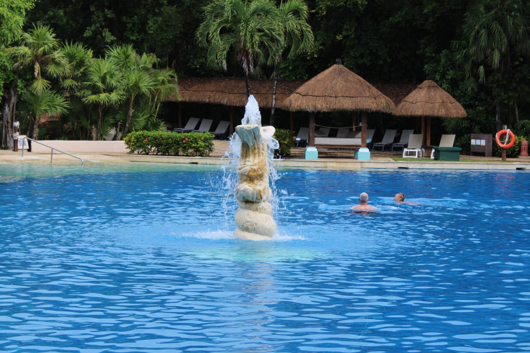 Pool Iberostar Waves Quetzal