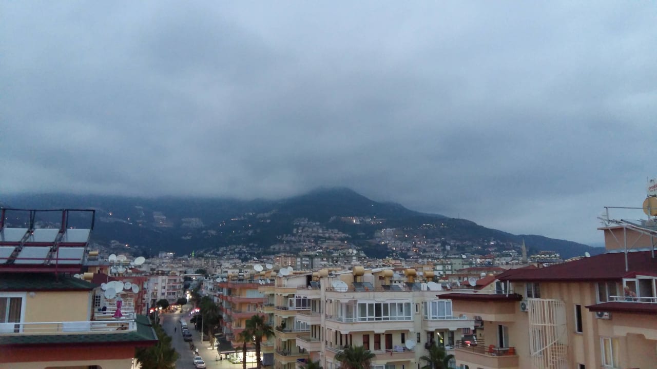 Вид с пятого этажа отеля Hotel Glaros