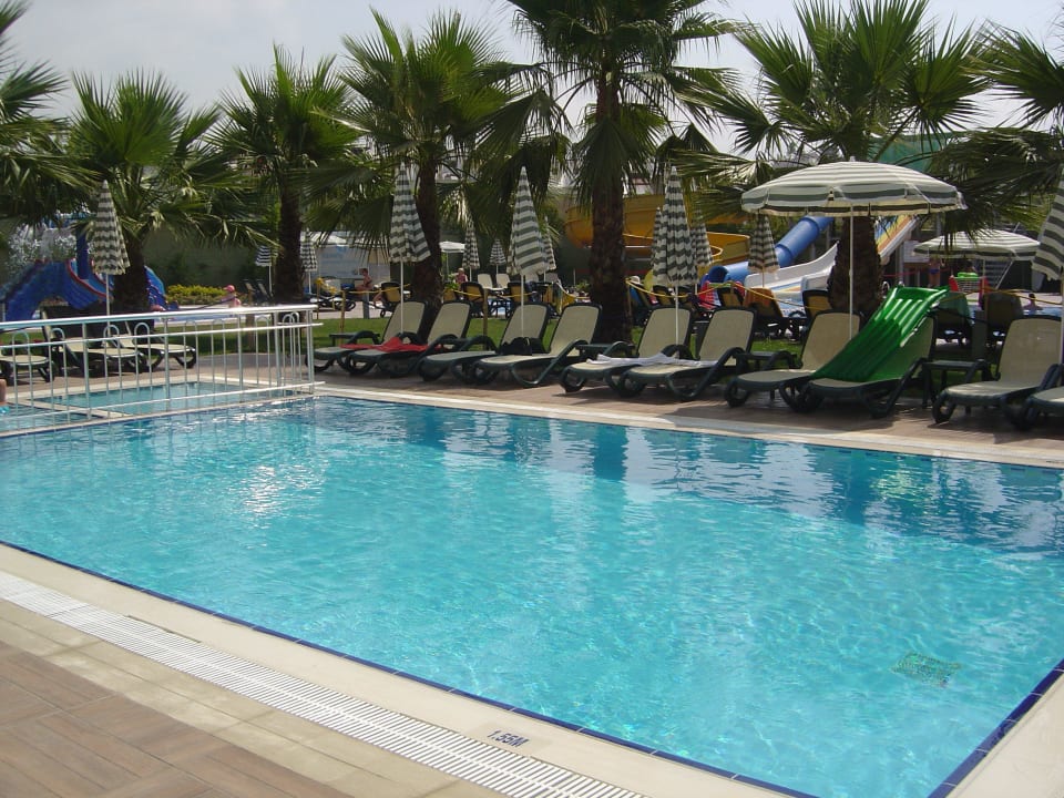 Einer der Kinderpools ohne Rutsche Hotel Gardenia Beach