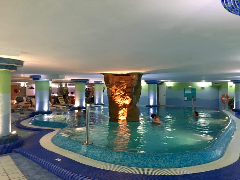 Pool Bull Escorial & Spa