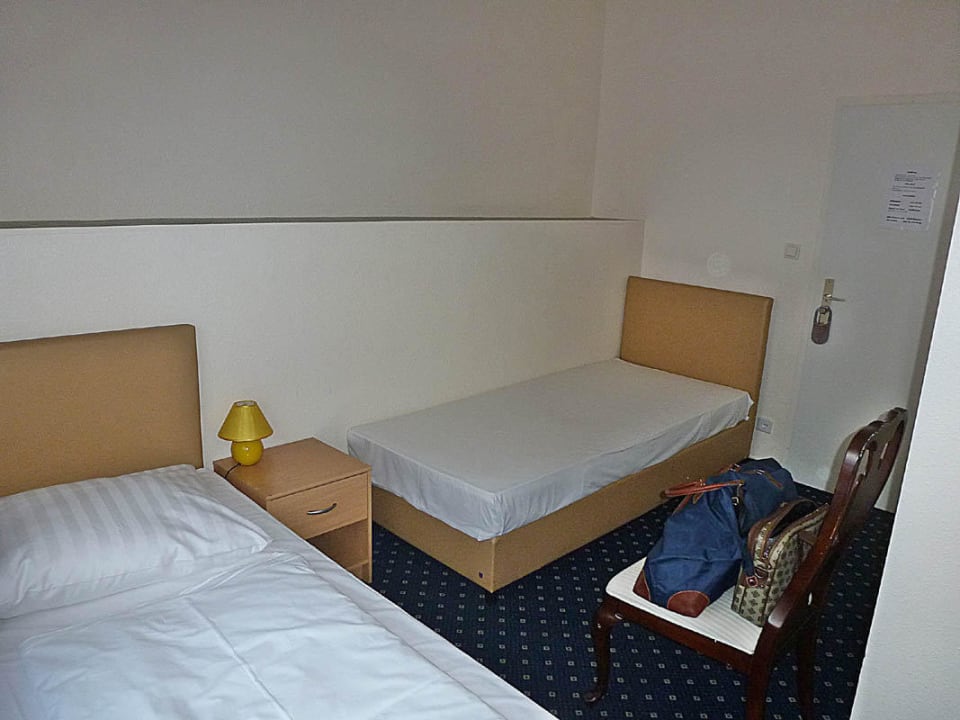 Zimmer mit 2 Einzelbetten Pension Alpha Frankfurt City