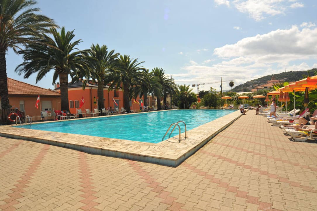 Piscina Il Borgo degli Ulivi Resort