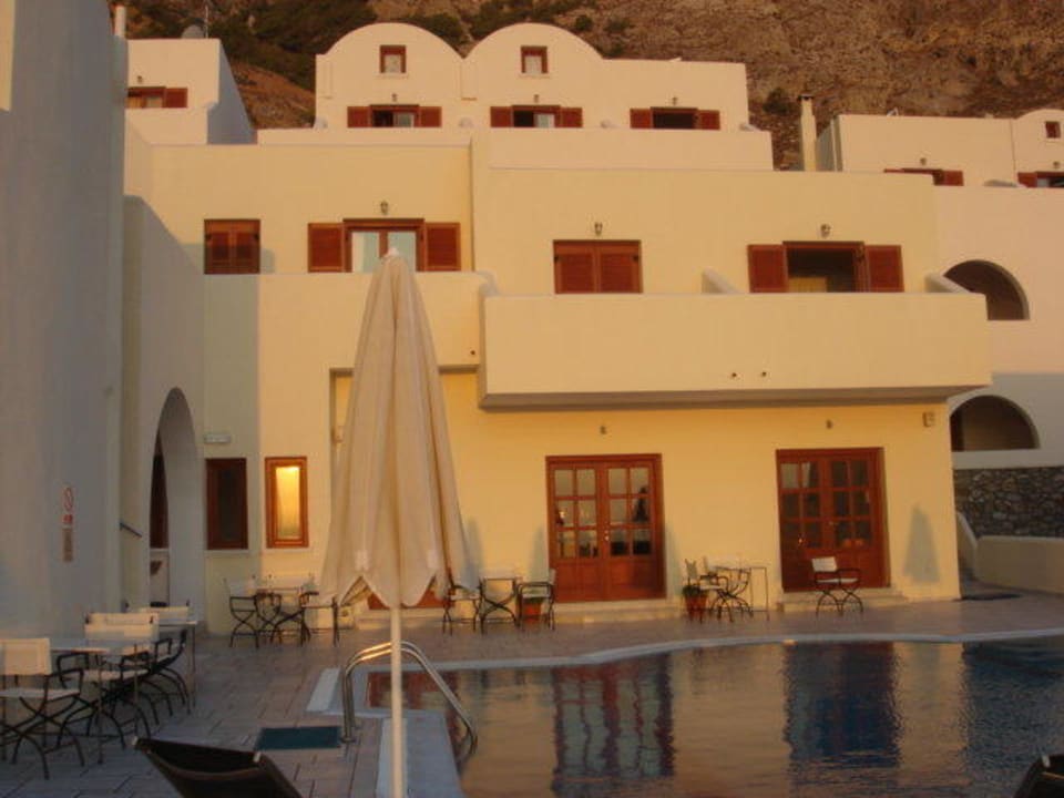 Sonnenaufgang am Pool Hotel Epavlis