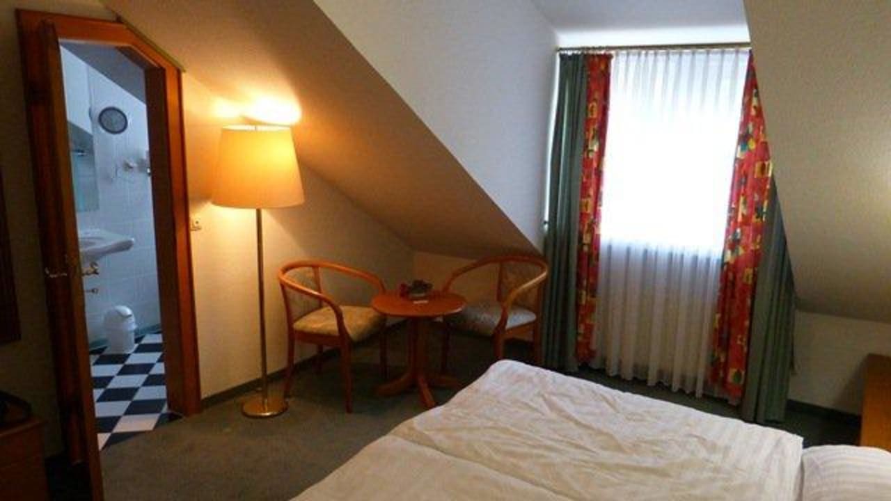 Doppelzimmer im obersten Stock Hotel Garni St. Georg