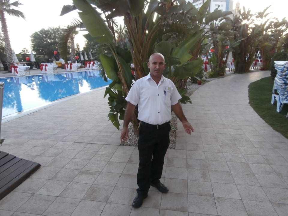 Er will Bundeskanzler werden Saturn Palace Resort Hotel