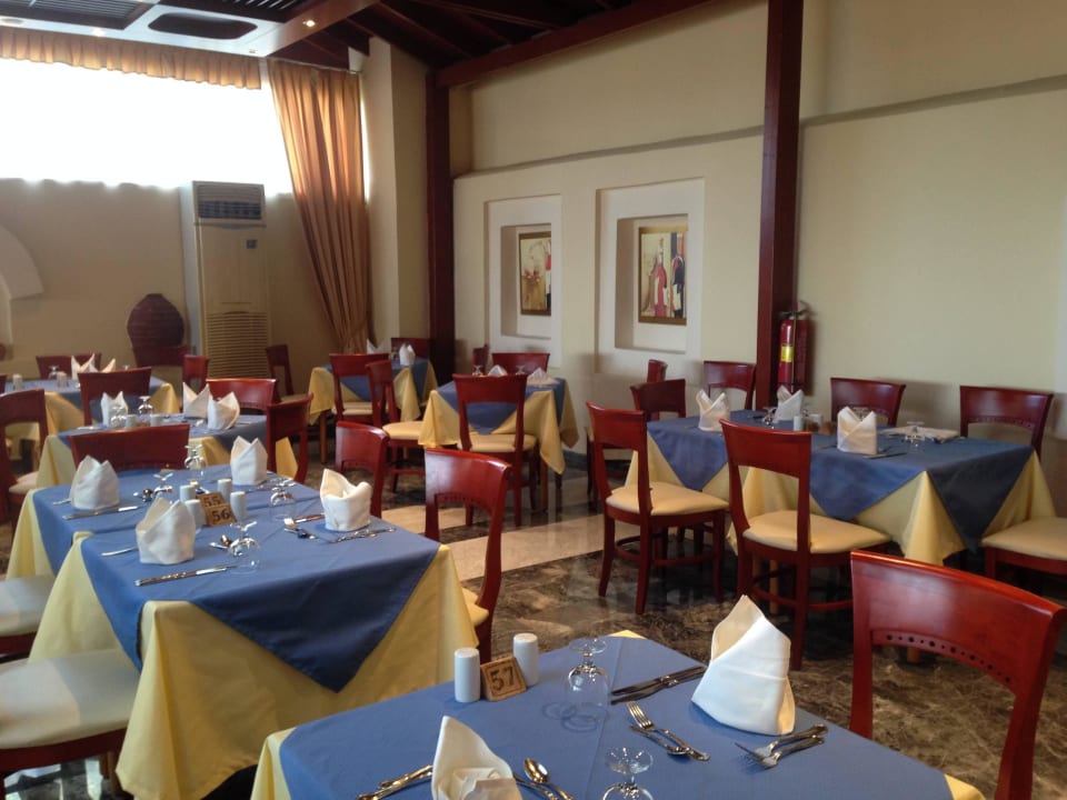 Abendessen  Vantaris Luxury Beach Resort