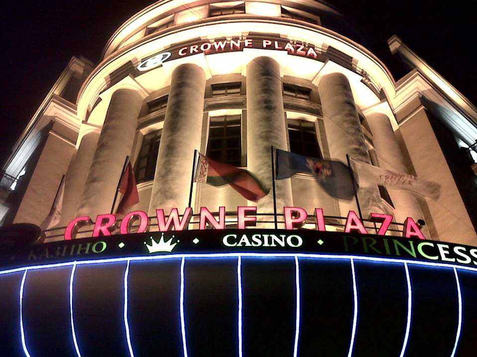 Das Hotel von außen Hotel Crowne Plaza