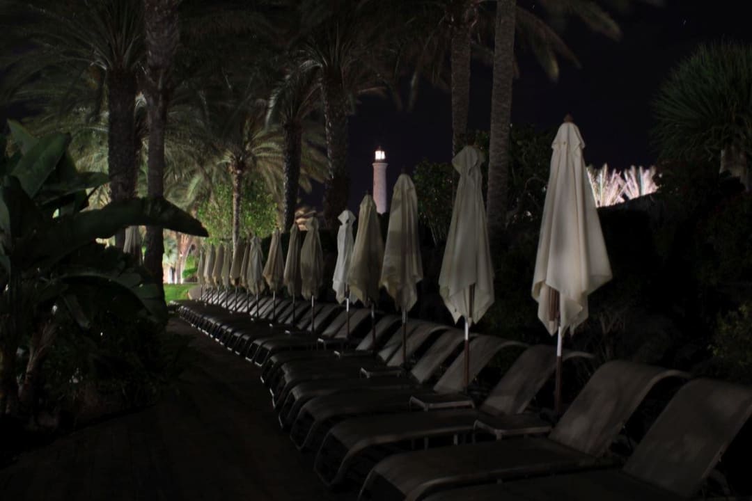 Liegen bereit für den nächsten Tag Lopesan Costa Meloneras, Resort & Spa